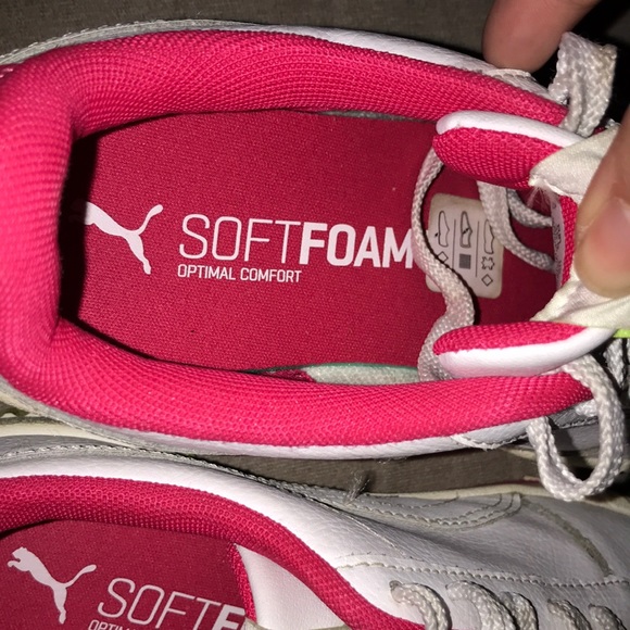 White&pink PUMAS - Picture 5 of 6